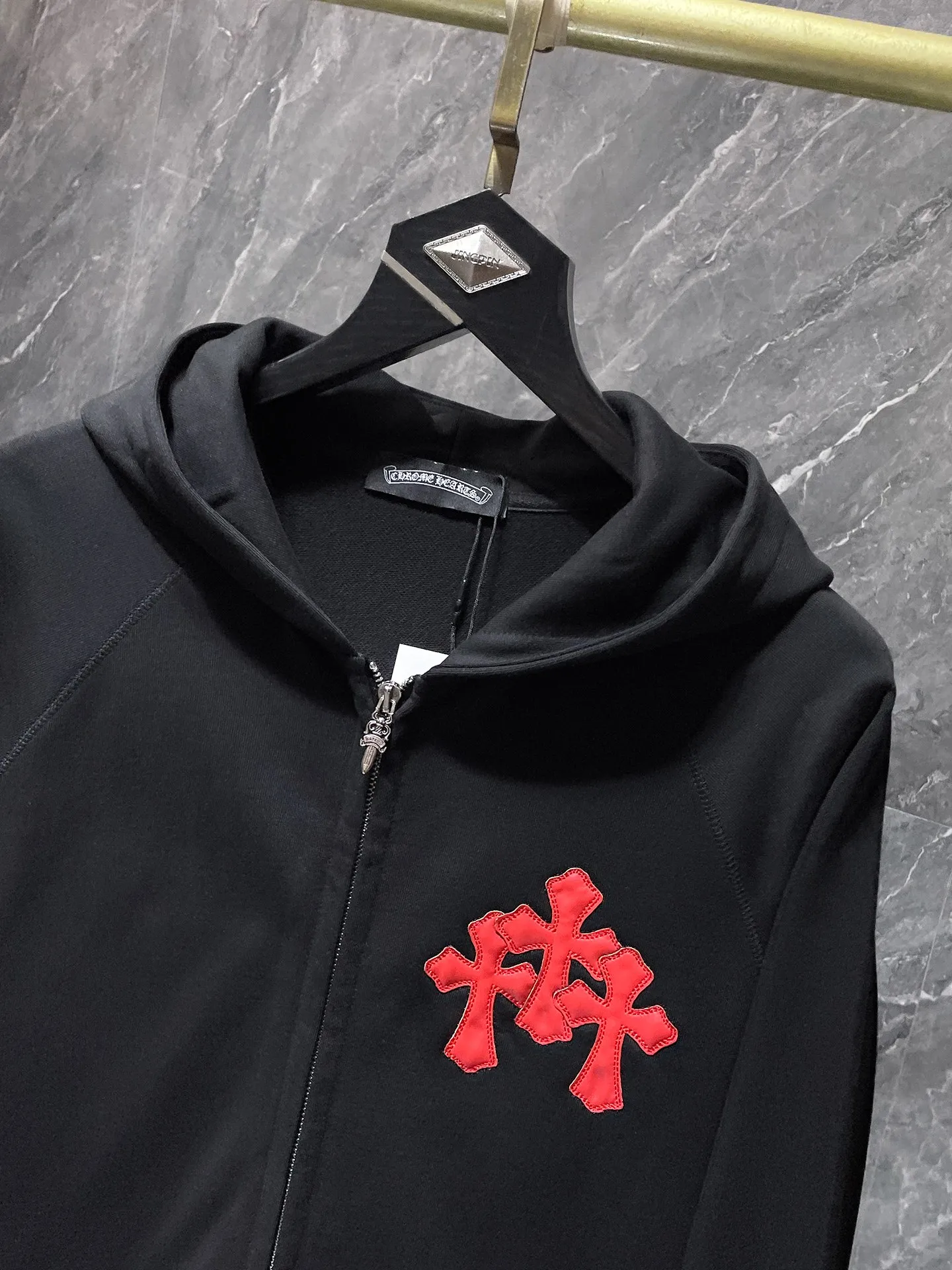 P260 Chrome Hearts counter synchronization ❤️ Same style as Tony Leung ❤️ Chrome patchwork leather cross long-sleeved zipper sweatshirt Improved customized version 1:1 high-weight high-quality fabric Recommended color: black gray Size: S, M, L, XL